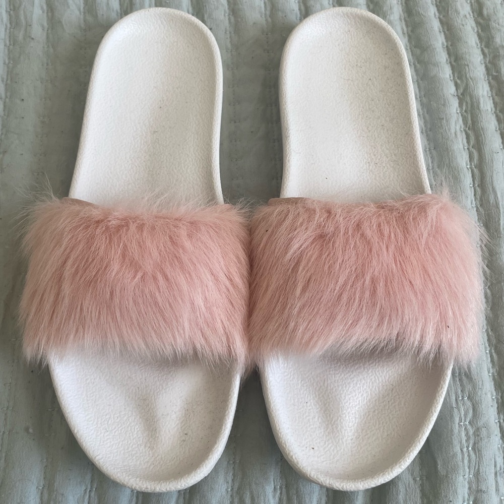 New Ugg slipper/slides/ sandals